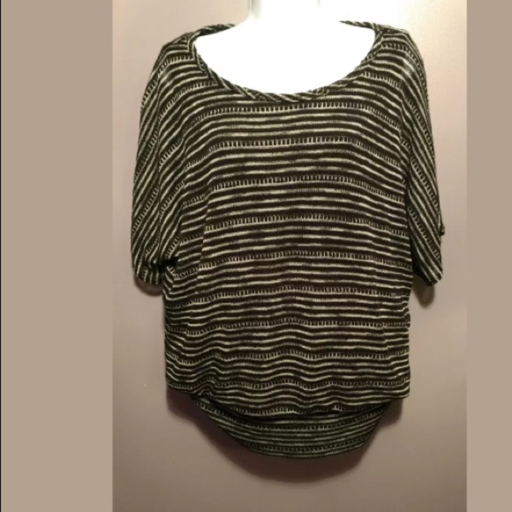 AB Studio Women  Blouse Black/White Striped shorts